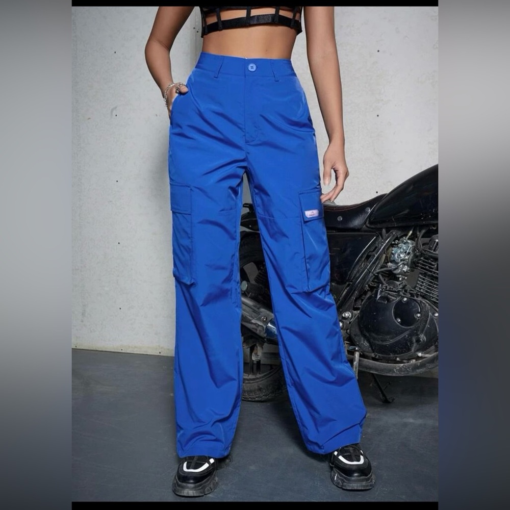 Shein Size M flare pants with side pockets